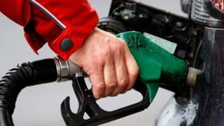 Petrol Fiyatları ABD'nin İran'a Yaptırımları Öncesi Yükseldi