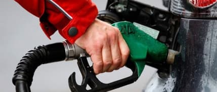 Petrol Fiyatları ABD'nin İran'a Yaptırımları Öncesi Yükseldi
