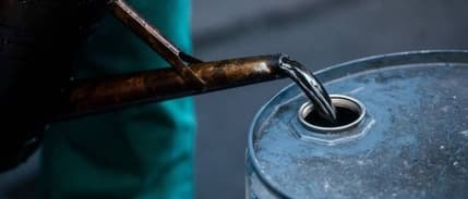 Petrol fiyatları arzda aksaklık endişeleriyle 64 doları aştı