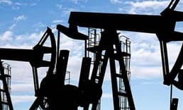 Petrol fiyatları düştü: Brent 56.31 dolar