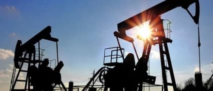 Petrol fiyatları OPEC toplantısı beklenirken 62 doları aştı