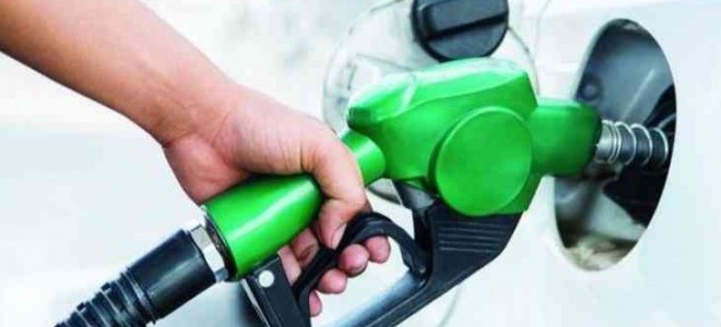 Petrol fiyatları rekor ABD üretimi etkisiyle düştü