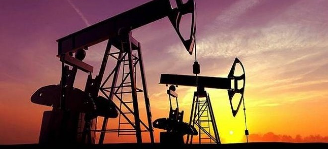 Petrol fiyatları rekor üretim beklentisiyle düştü