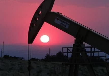 Petrol fiyatları resesyon korkularının gündeme gelmesiyle düşüyor