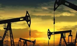 Petrol fiyatları Rusya’nın üretim kısıtlaması için beklemesiyle düştü