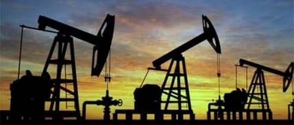 Petrol fiyatları stok artışlarıyla düştü