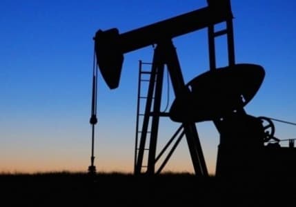 Petrol fiyatları ticaret toplantısı ve Çin verileriyle yatay