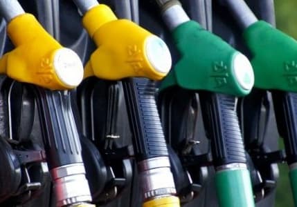 Petrol Fiyatları Venezüela Stoklarının Azalmasıyla Yükseldi