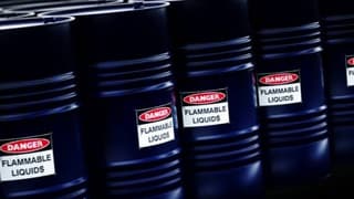 Petrol fiyatları yeni ek gümrük vergileri etkisiyle karışık