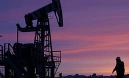 Petrol fiyatları zayıf Çin verileriyle düştü