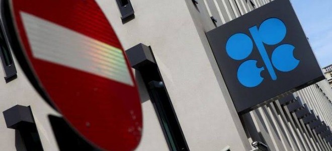 Petrol OPEC+ kısıntıyı gözden geçirmeyi ertelemesiyle yatay