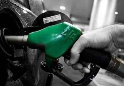Petroldeki düşüşün ortasında motorine gece yarısı zammı