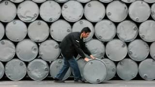 Petrolden çıkan para iki farklı sektöre kayıyor