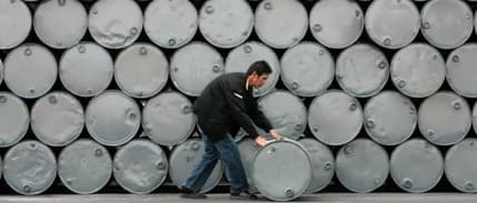 Petrolden çıkan para iki farklı sektöre kayıyor