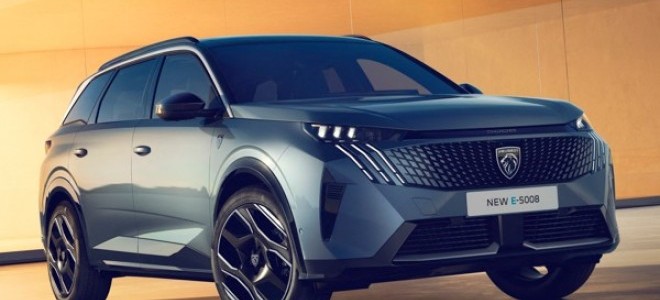 Peugeot 7 koltuklu yeni E-5008'i tanıttı