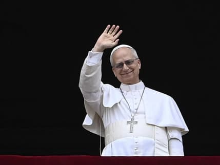Pezeşkiyan'dan Trump'ın hedef aldığı Papa 14. Leo'ya destek mesajı