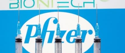 Pfizer, Kovid-19 aşısından 2021'de yaklaşık 15 milyar dolar gelir bekliyor