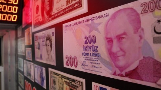 Piyasanın dolar ve enflasyonda yıl sonu tahmini belli oldu