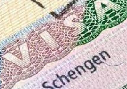Polonya'da vize krizi: Rüşvetle vize verilen 8 ülke açıklandı