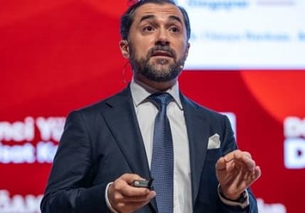 Prof. Dr. Ufuk Akçiğit: Türkiye orta gelir tuzağından çıkamıyor