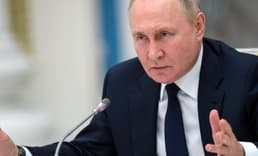 Putin: "Yaratılan sorunlara rağmen petrol ve gaz gelirlerimiz artıyor"