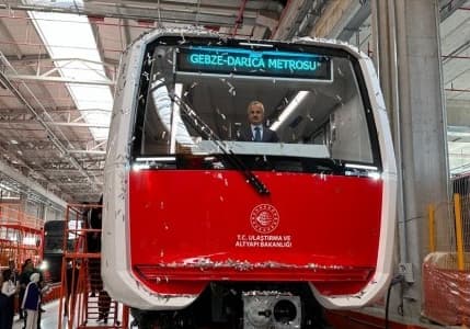 Raylı taşımacılıkta yeni dönem başlıyor: Türkiye’nin ilk milli metro hattı test edildi