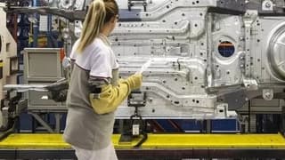 Reel kesim güveni yaklaşık 2,5 yılın zirvesine çıktı