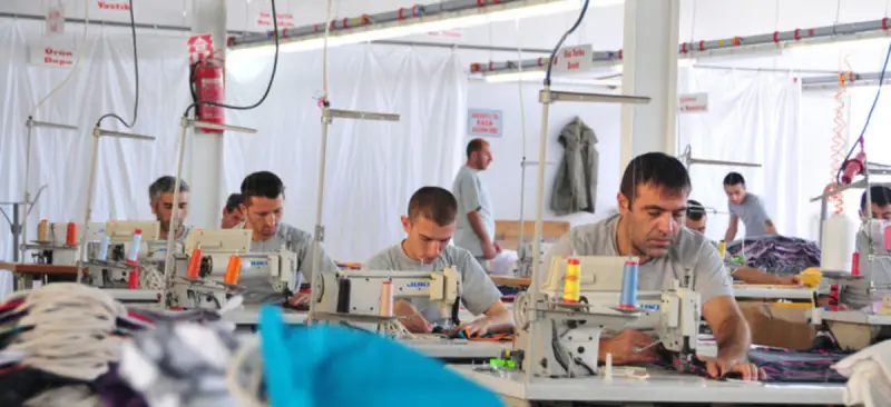 Resmi Gazete'de yayımlandı: İstihdamını koruyan işletmelere prim ve kredi desteği