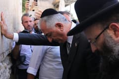 Rıza Pehlevi'nin siyasi dönüşü ve İsrail ziyareti tartışılıyor