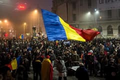 Romanya hükümeti bütçe açığını kapatmak için kamu kadrolarında kesintiye gidiyor