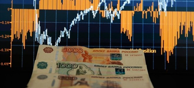 Rus ekonomisi nisanda yüzde 3 küçüldü