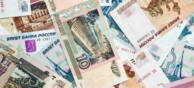 Rus Rublesi Dolar Karşısında İki Yılın En Düşük Seviyesinde