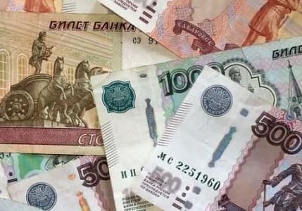 Rus rublesinde değer kaybı yüzde 20'yi aştı
