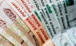 Rus rublesinde tarife endişesi: Son 3 yılın en düşük seviyesine geriledi