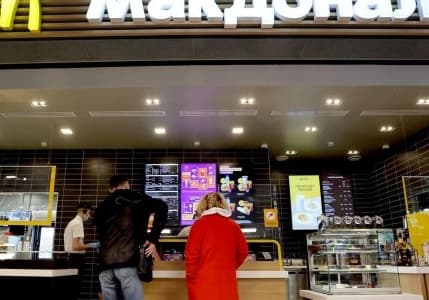 Rusya'da McDonald's'ın kapanma kararı üzüntüyle karşılandı, hamburgerler karaborsaya düştü