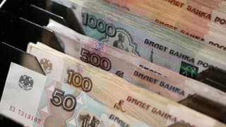 Rusya'da nakit döviz kısıtlamaları uzatıldı