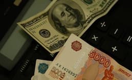 Rusya, nakit döviz çekimine yönelik kısıtlamaları uzattı