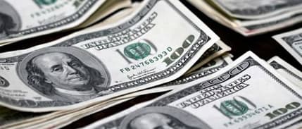 S&P'nin Not İndirimi Sonrası Dolar Yükseldi