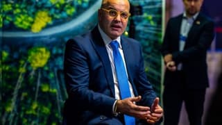 Sabancı'da bayrak değişimi