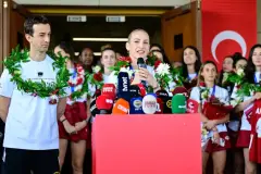 Şampiyon Filenin Sultanları yurda döndü