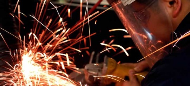 Sanayi üretimi aylık 0.1 azaldı, yıllık 5.2 arttı