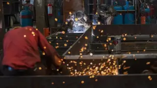 Sanayi üretimi hem aylık hem yıllık bazda geriledi