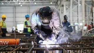 Sanayi üretimi üç ay sonra pozitif bölgeye döndü