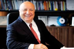 Sani Şener Fransa'da serbest bırakıldı