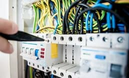 Şanlıurfa'da bir haftada 946 kaçak elektrik bağlantısı tespit etti