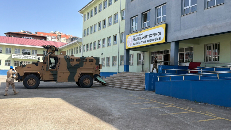 Şanlıurfa'da okula silahlı saldırı: 16 kişi yaralandı