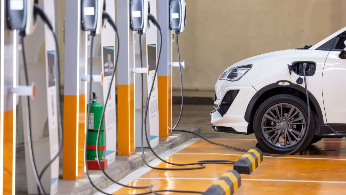 Şarj ağı genişledi, elektrikli araç sayısı 450 bini aştı