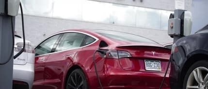 Satışları düşen Tesla'dan indirim kararı