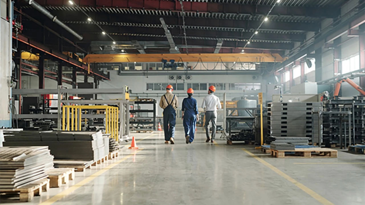 Savaş plastik sektöründe erken tatil getirdi