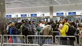 Schengen yolcularına havalimanına erken gitme çağrısı